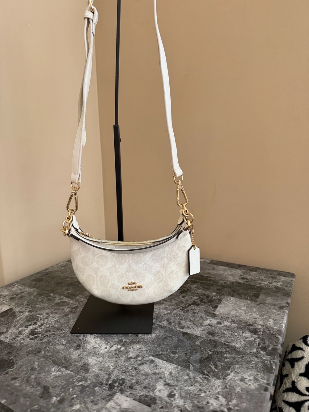 Coach Payton Mini Hobo bag white and gold - Picture 5 of 14